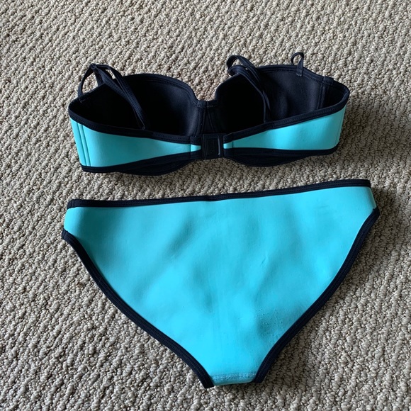 Triangl Bikini - Picture 2 of 5